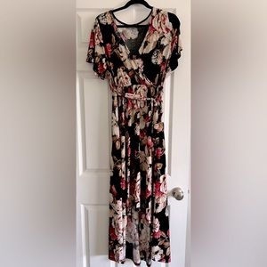 Floral short sleeved high low dress. Size medium